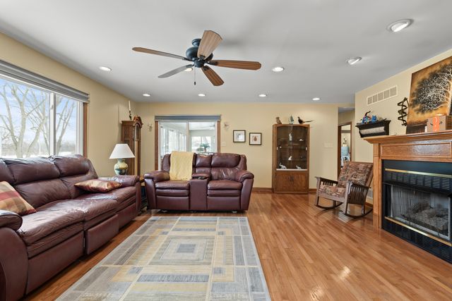 26033 W Catfish Drive, Wilmington, IL 60481