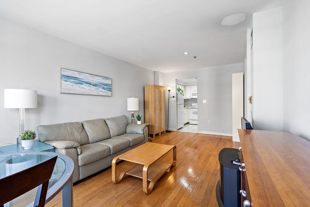 534 Commonwealth Ave 3A, Boston, MA 02215