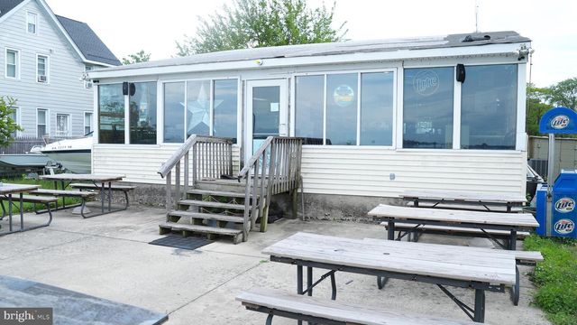 34 RIVERVIEW AVE, Paulsboro, NJ 08066