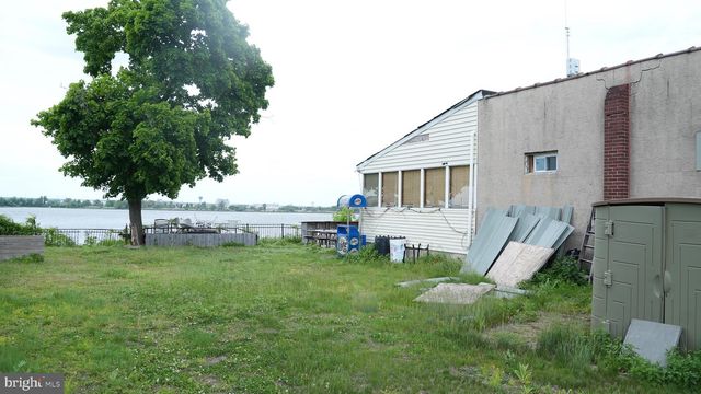 34 RIVERVIEW AVE, Paulsboro, NJ 08066