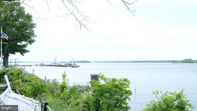 34 RIVERVIEW AVE, Paulsboro, NJ 08066