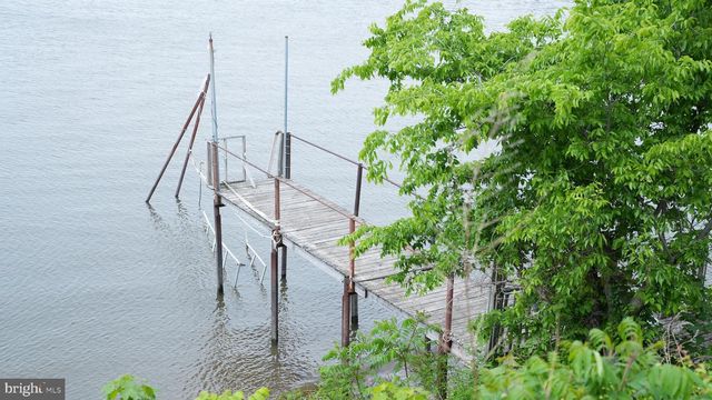 34 RIVERVIEW AVE, Paulsboro, NJ 08066