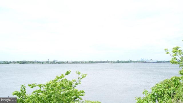 34 RIVERVIEW AVE, Paulsboro, NJ 08066