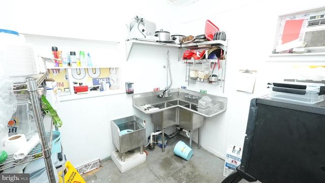 34 RIVERVIEW AVE, Paulsboro, NJ 08066