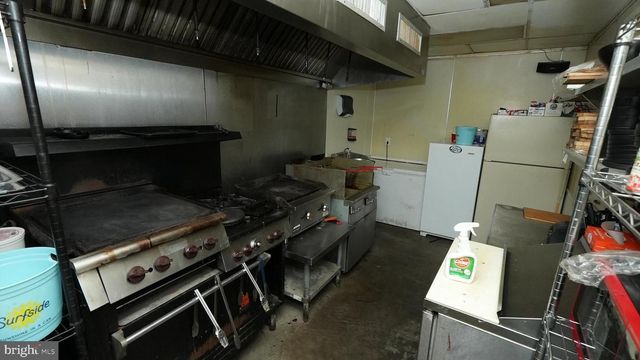 34 RIVERVIEW AVE, Paulsboro, NJ 08066