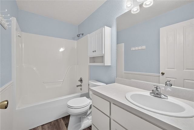 2724 Jessica Place, Fayetteville, AR 72701