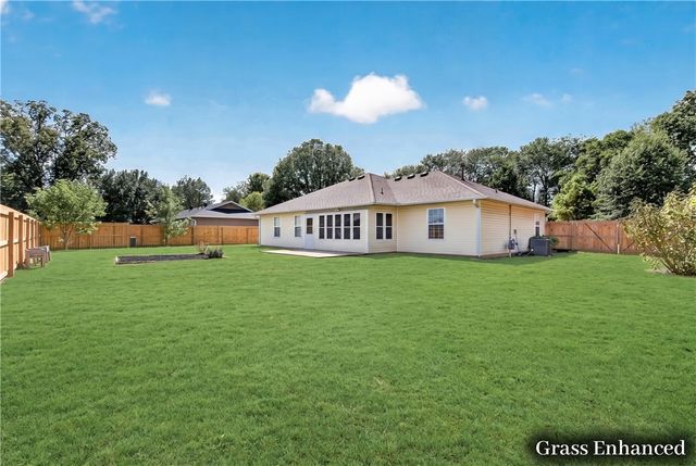 2724 Jessica Place, Fayetteville, AR 72701