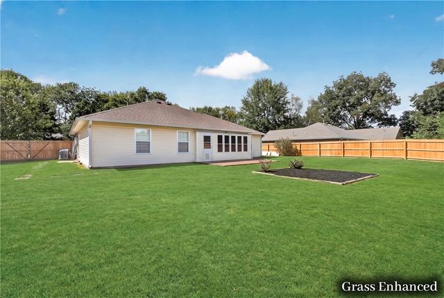 2724 Jessica Place, Fayetteville, AR 72701