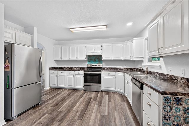 2724 Jessica Place, Fayetteville, AR 72701