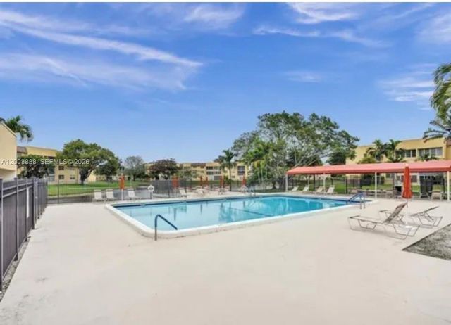 5860 NW 64th Ave 106, Tamarac, FL 33319