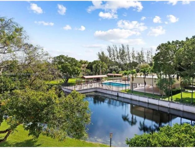 5860 NW 64th Ave 106, Tamarac, FL 33319