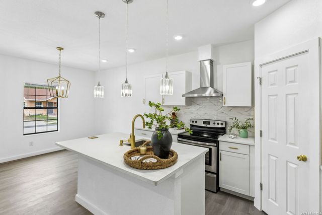 1722 W Ridgewood Ct., San Antonio, TX 78201