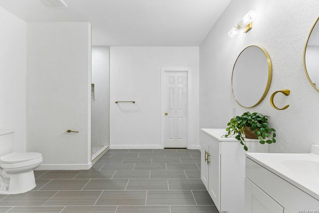 1722 W Ridgewood Ct., San Antonio, TX 78201