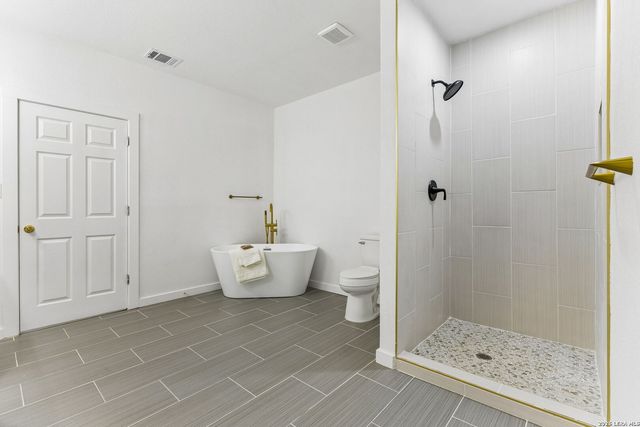 1722 W Ridgewood Ct., San Antonio, TX 78201