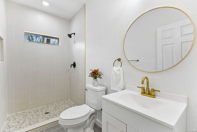 1722 W Ridgewood Ct., San Antonio, TX 78201