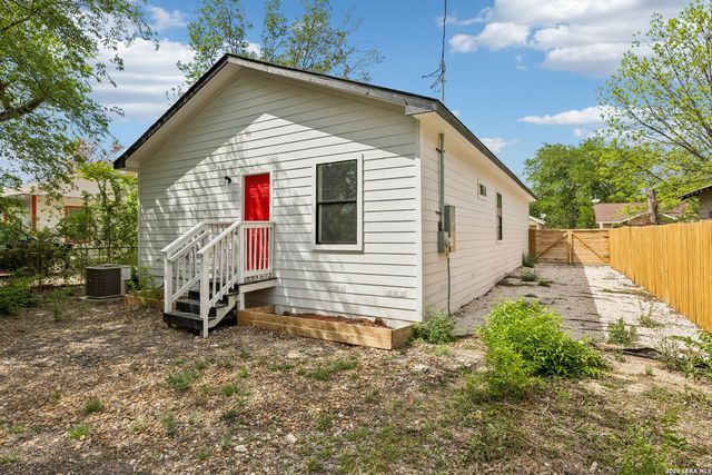 1722 W Ridgewood Ct., San Antonio, TX 78201