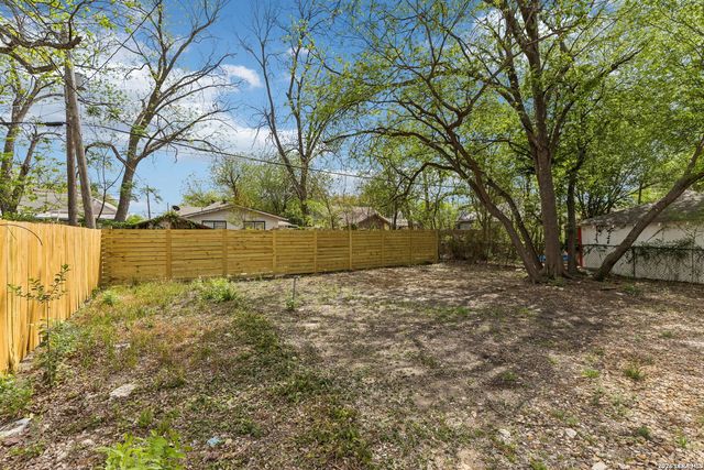 1722 W Ridgewood Ct., San Antonio, TX 78201