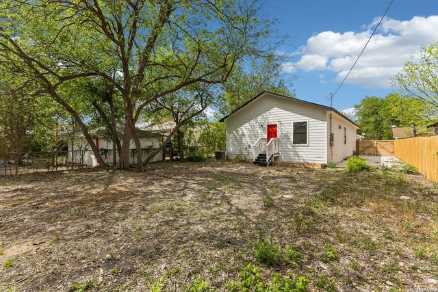 1722 W Ridgewood Ct., San Antonio, TX 78201