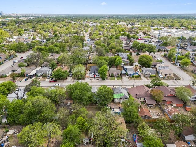 1722 W Ridgewood Ct., San Antonio, TX 78201