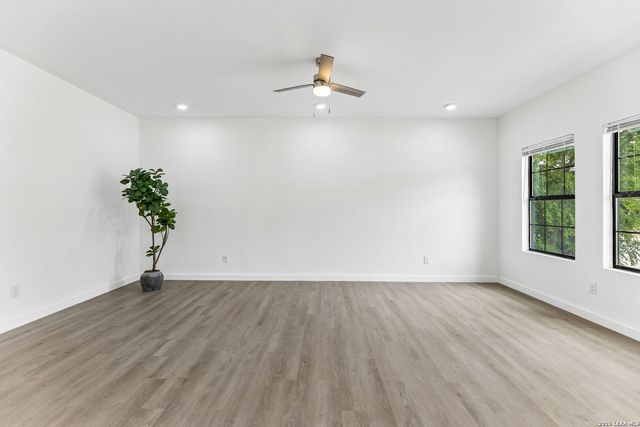 1722 W Ridgewood Ct., San Antonio, TX 78201