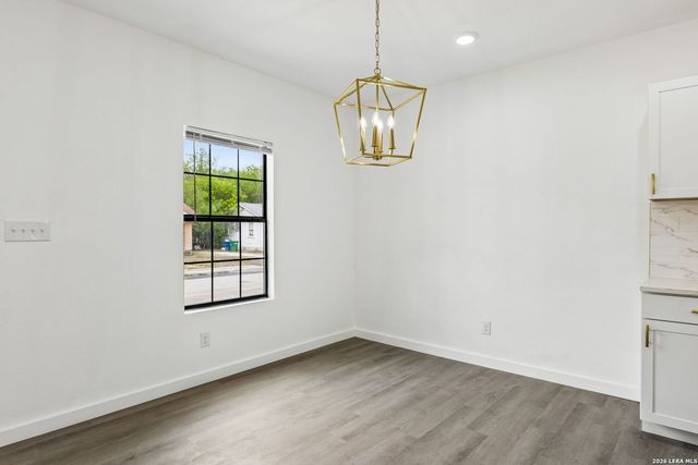 1722 W Ridgewood Ct., San Antonio, TX 78201