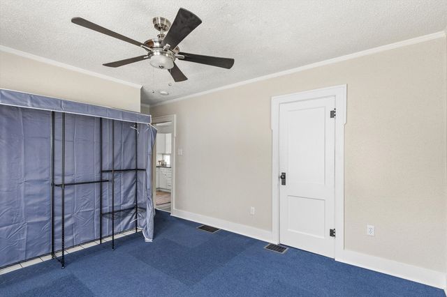 1229 Geil Avenue, Des Moines, IA 50315