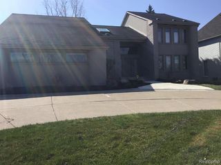 6463 Royal Pointe Drive, West Bloomfield, MI 48322