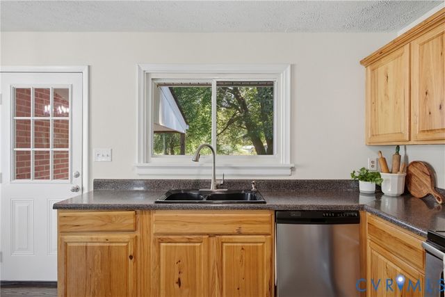 404 Raines Ave, Sandston, VA 23150