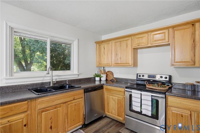 404 Raines Ave, Sandston, VA 23150