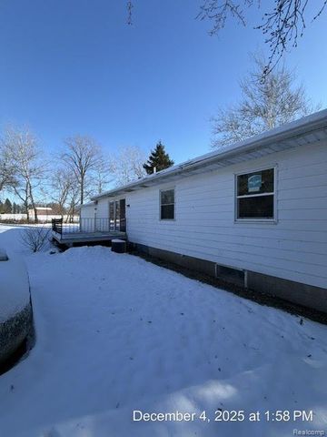 8875 E Miller Road, Durand, MI 48429