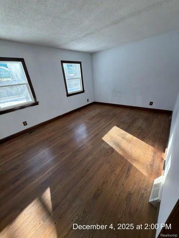 8875 E Miller Road, Durand, MI 48429