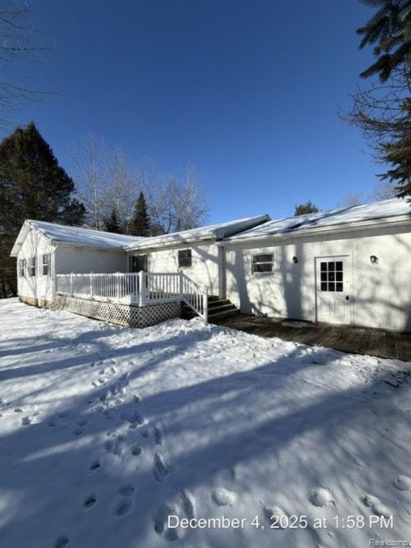 8875 E Miller Road, Durand, MI 48429