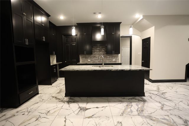17816 County Road 4072, Kemp, TX 75143
