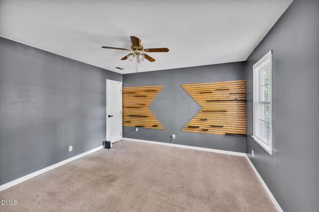 1011 Homestead Place, Zebulon, NC 27597
