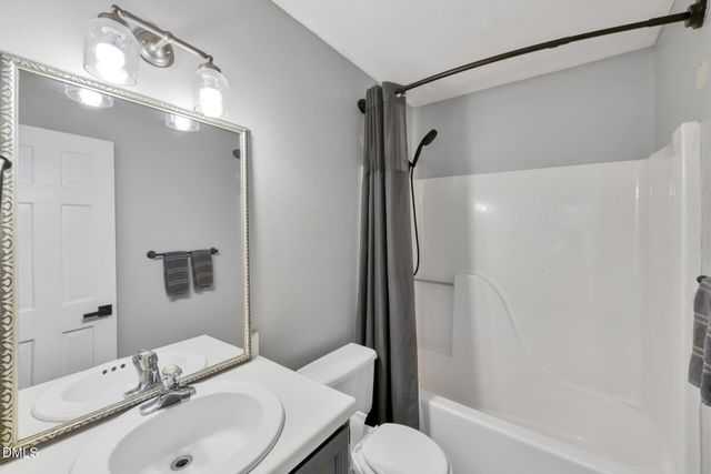 1011 Homestead Place, Zebulon, NC 27597