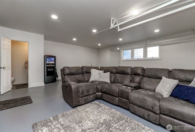 17122 45th Street E, Bonney Lake, WA 98391