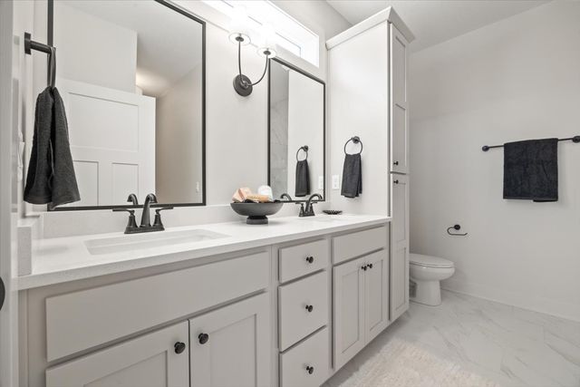 645 NW Rosemont Drive, Waukee, IA 50263