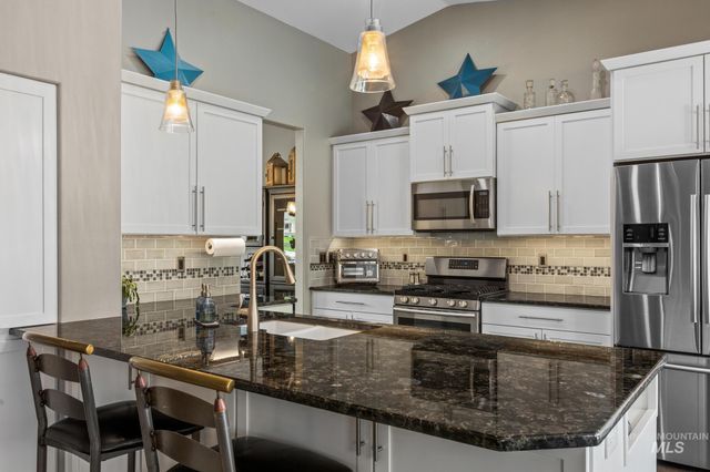 6324 S Peppertree Ave, Boise, ID 83716