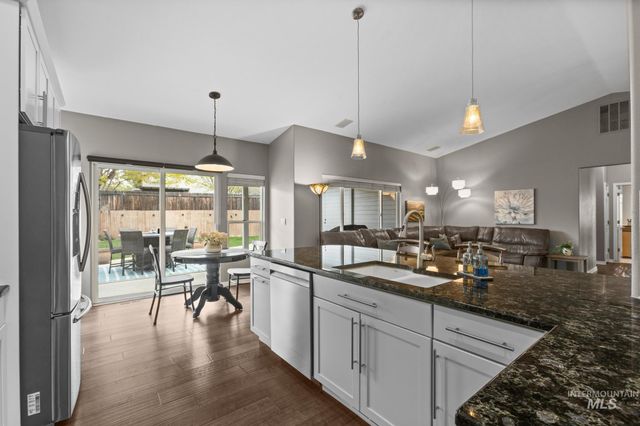 6324 S Peppertree Ave, Boise, ID 83716