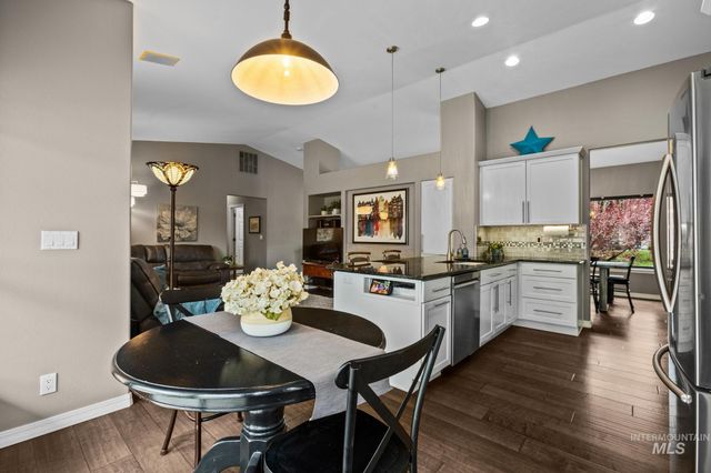 6324 S Peppertree Ave, Boise, ID 83716