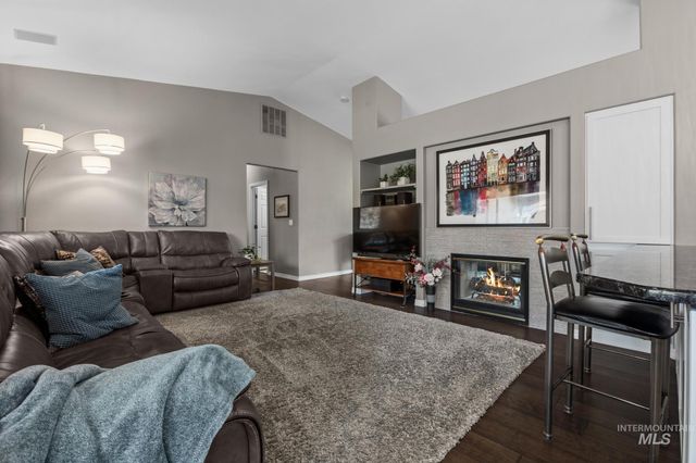 6324 S Peppertree Ave, Boise, ID 83716