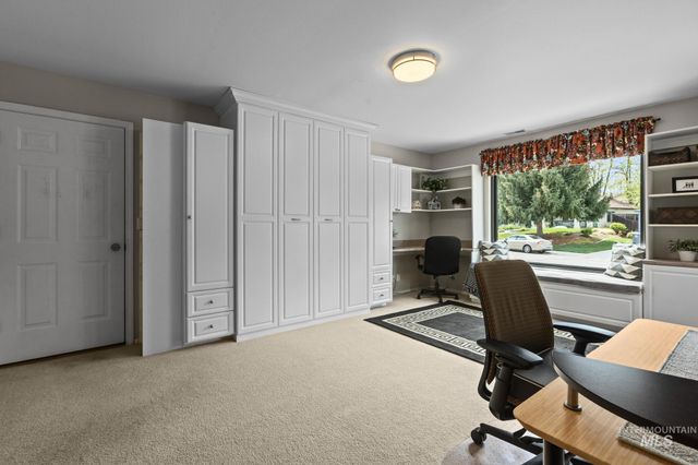 6324 S Peppertree Ave, Boise, ID 83716