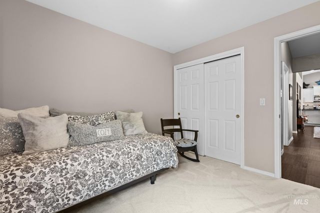 6324 S Peppertree Ave, Boise, ID 83716