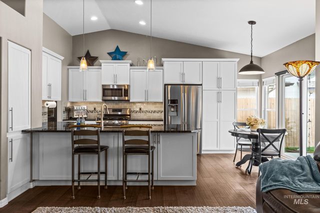 6324 S Peppertree Ave, Boise, ID 83716