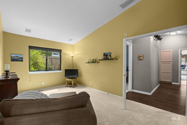 6324 S Peppertree Ave, Boise, ID 83716