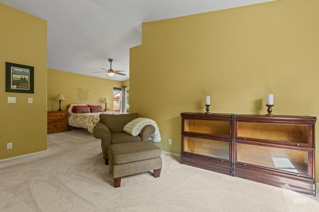 6324 S Peppertree Ave, Boise, ID 83716