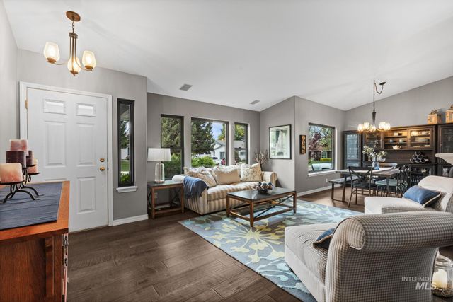 6324 S Peppertree Ave, Boise, ID 83716