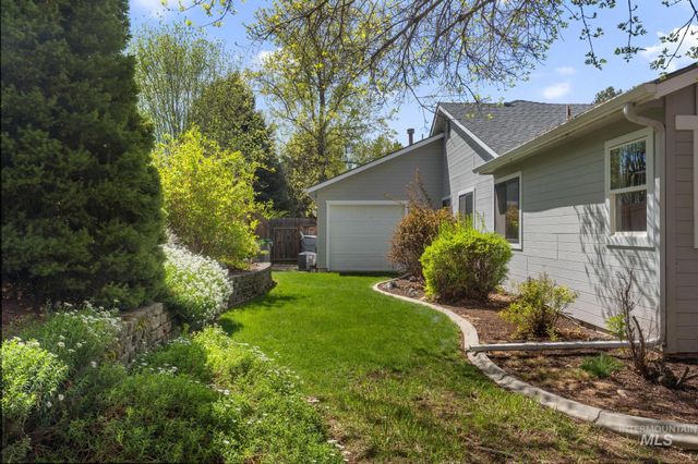 6324 S Peppertree Ave, Boise, ID 83716