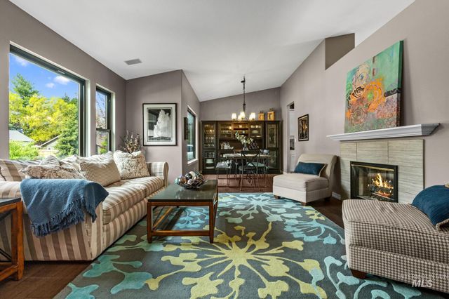 6324 S Peppertree Ave, Boise, ID 83716