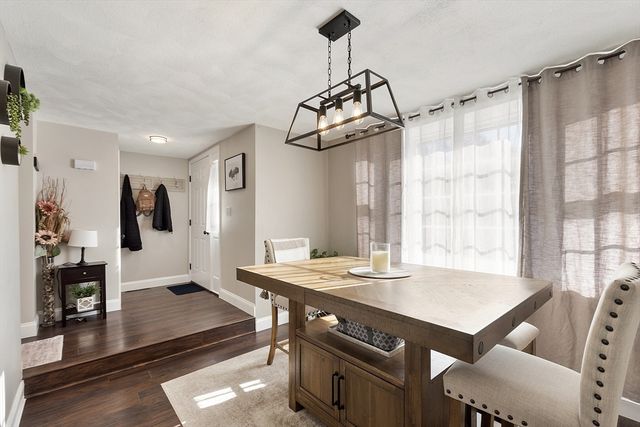 172 Patrick Rd 172, Tewksbury, MA 01876